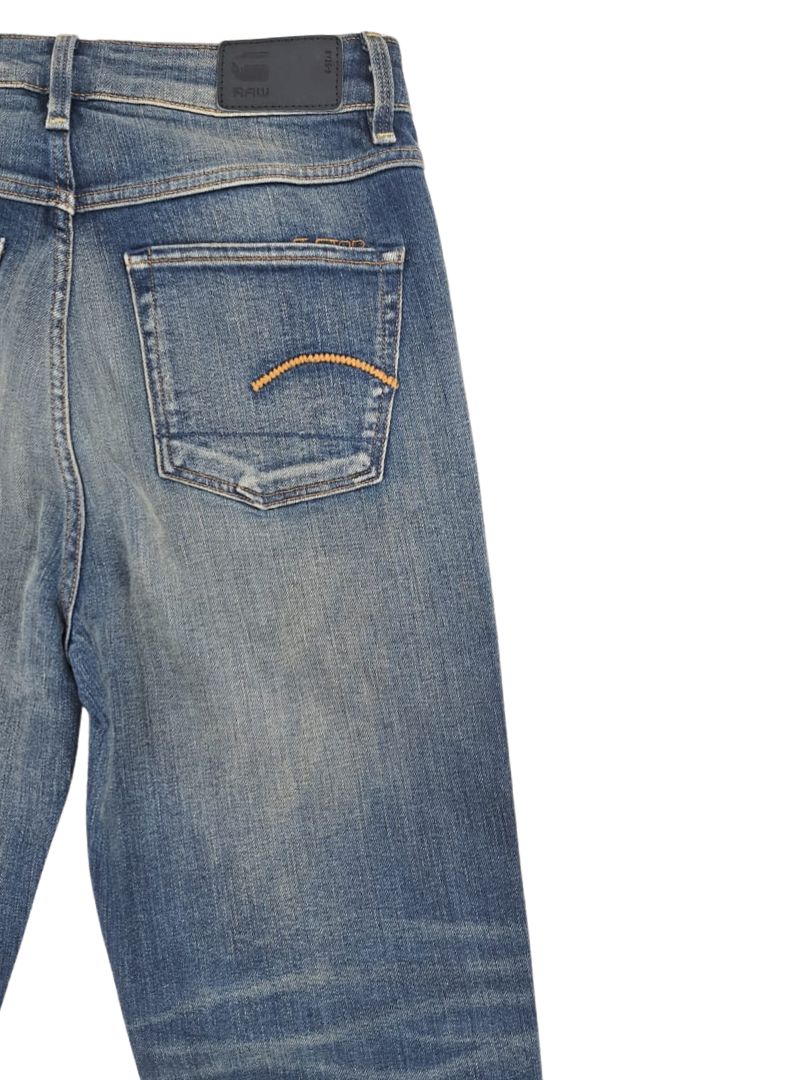 DISTRESSED STRAIGHT LEG DENIM