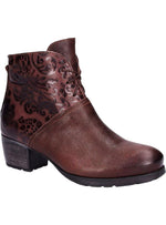 LACE DETAILED ANKLE BOOTS