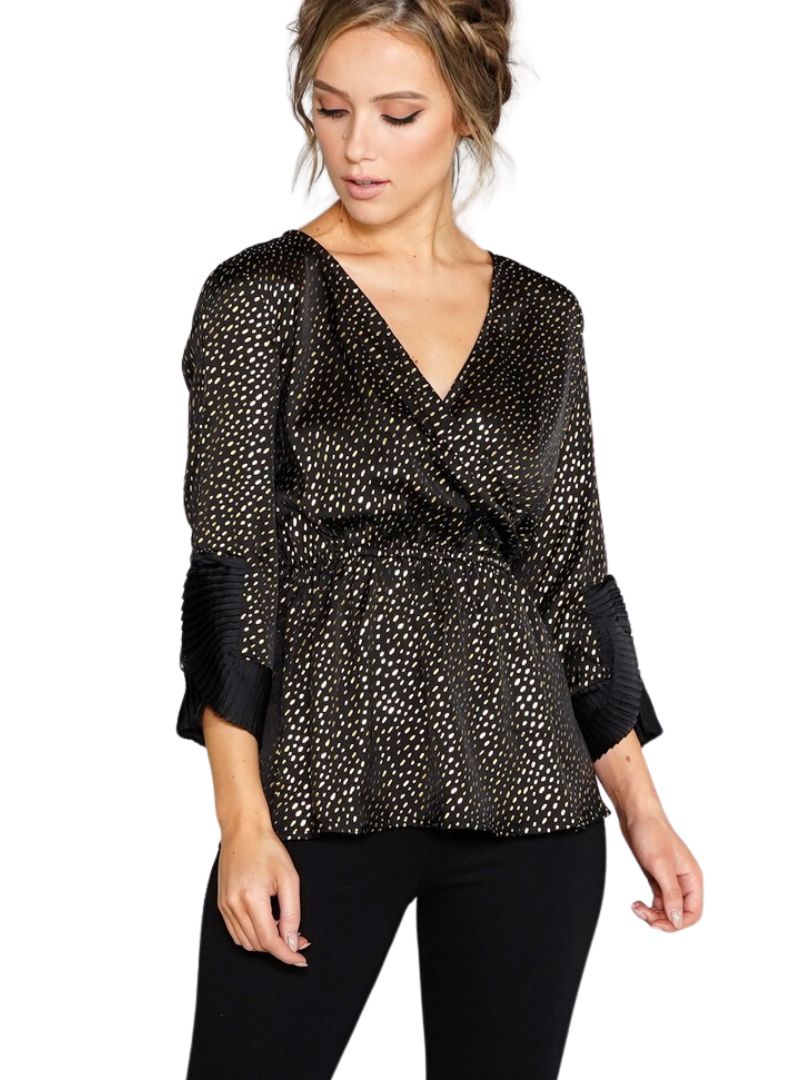 DETAILED PLEATED SLEEVE BLOUSE