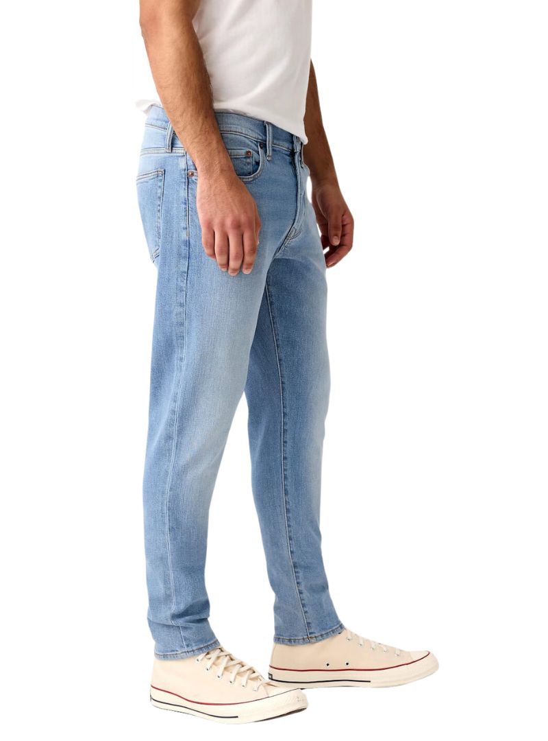 SLIM PERFORMANCE LIGHT JEAN