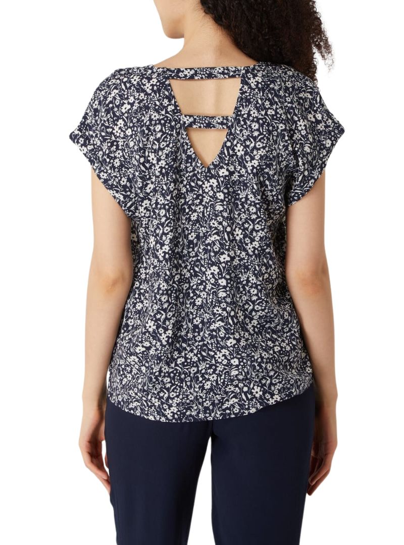 DETAILED V-NECK BLOUSE