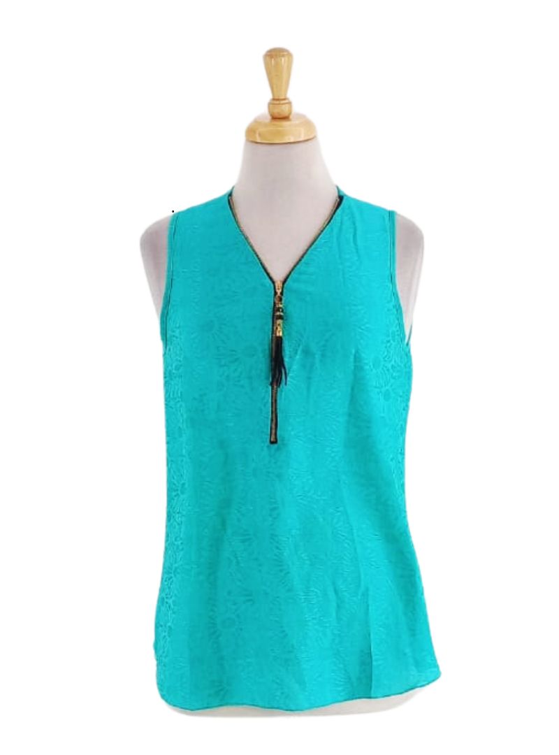 HALF ZIP SLEEVELESS BLOUSE