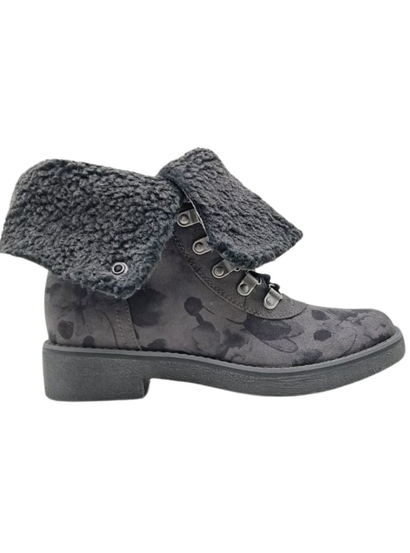 DETAILED LACE UP BOOT