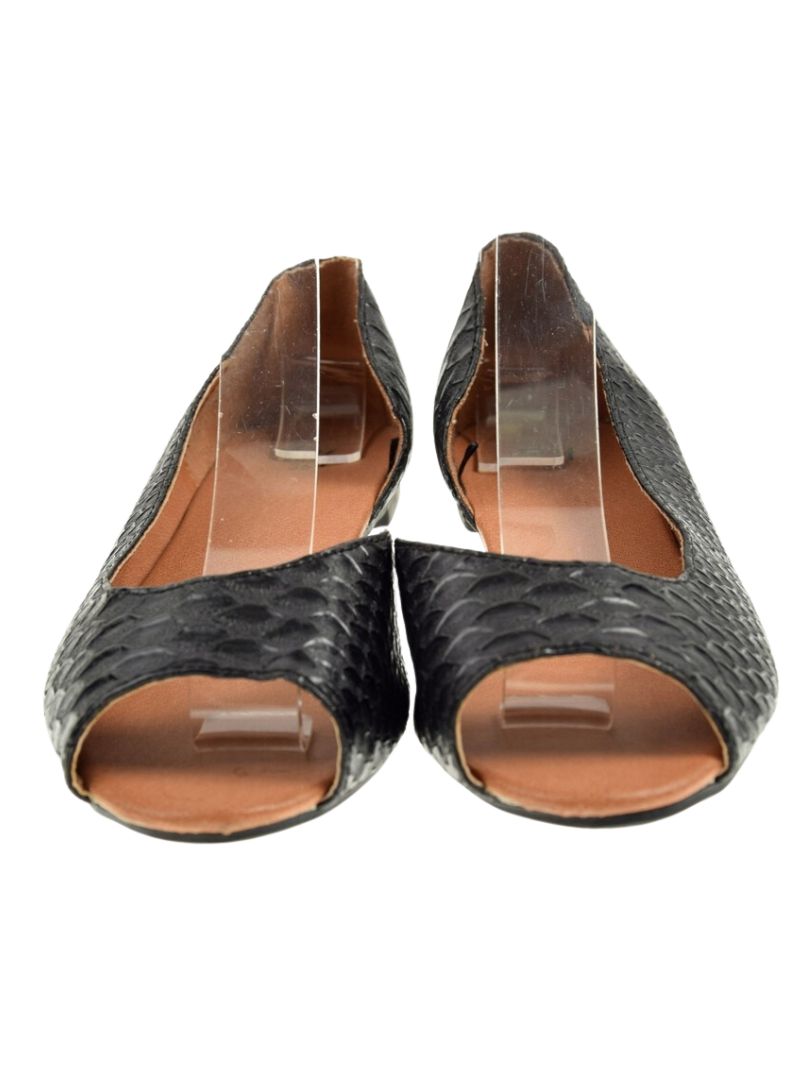 PEEP TOE TEXTURED PUMP