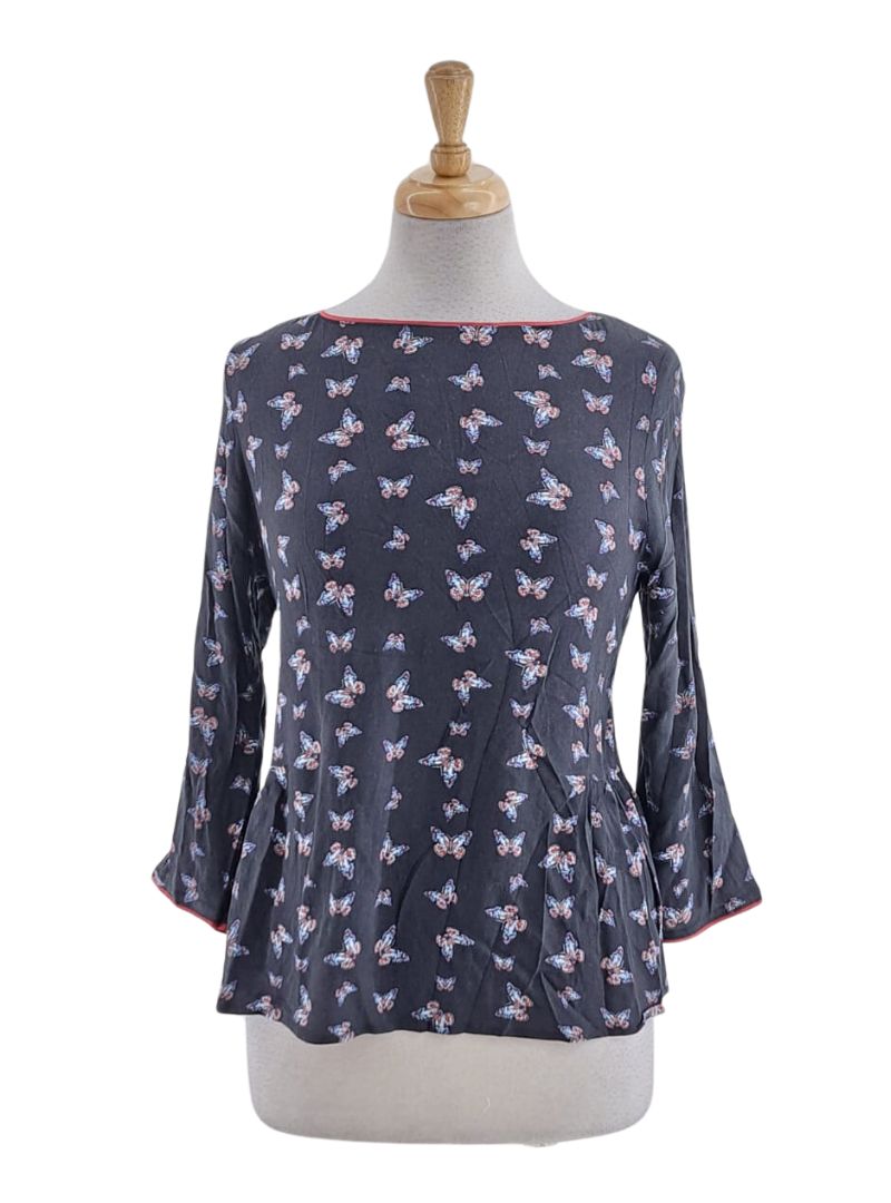 BUTTERFLY DETAILED LOW BACK BLOUSE