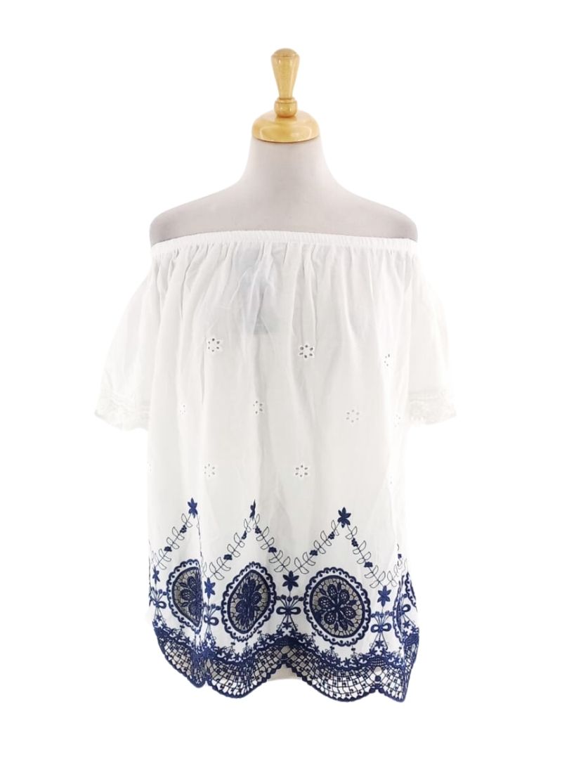 EMBROIRDERED DETAIL BLOUSE