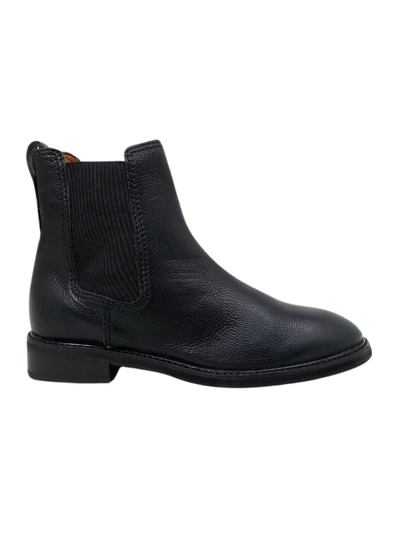 ANKLE LENGTH BOOTS