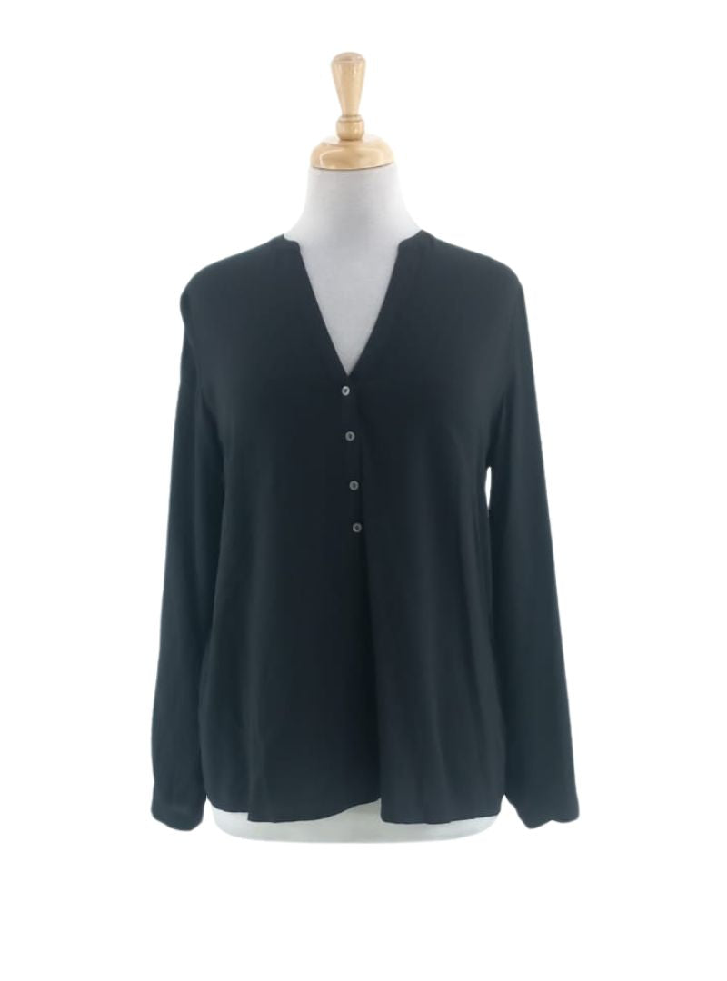 LONG SLEEVE V-NECK BUTTON BLOUSE