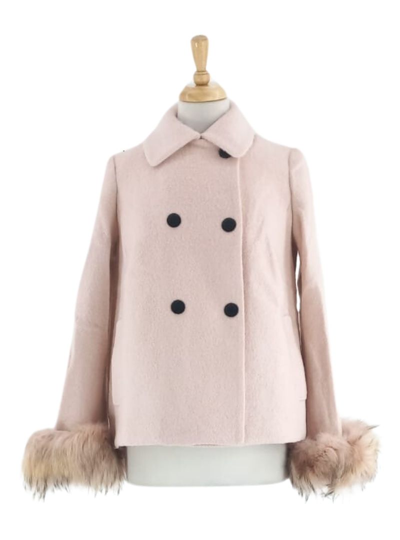 DETAILED BUTTONED COAT