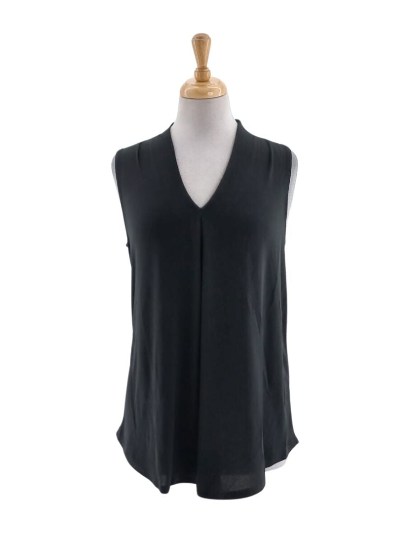 SOLID PLEATED SLEEVELESS BLOUSE