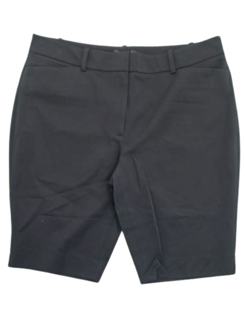 BASIC FORMAL BERMUDA SHORTS