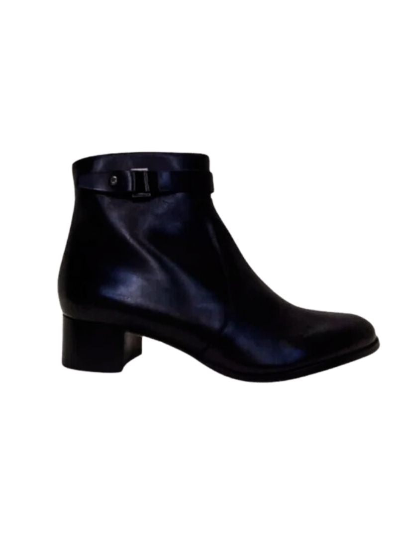 GENUINE LEATHER SIDE BUCKLE ANKLE BOOTS