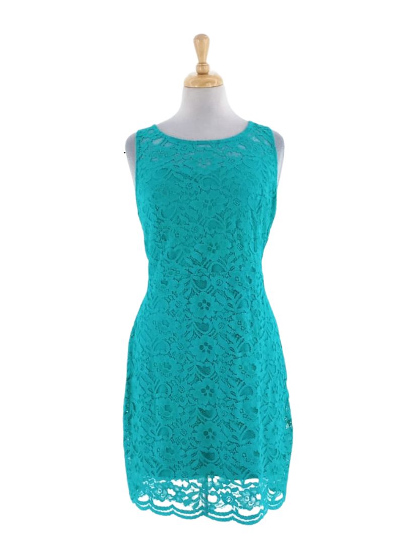 DETAILED LACE DRESS