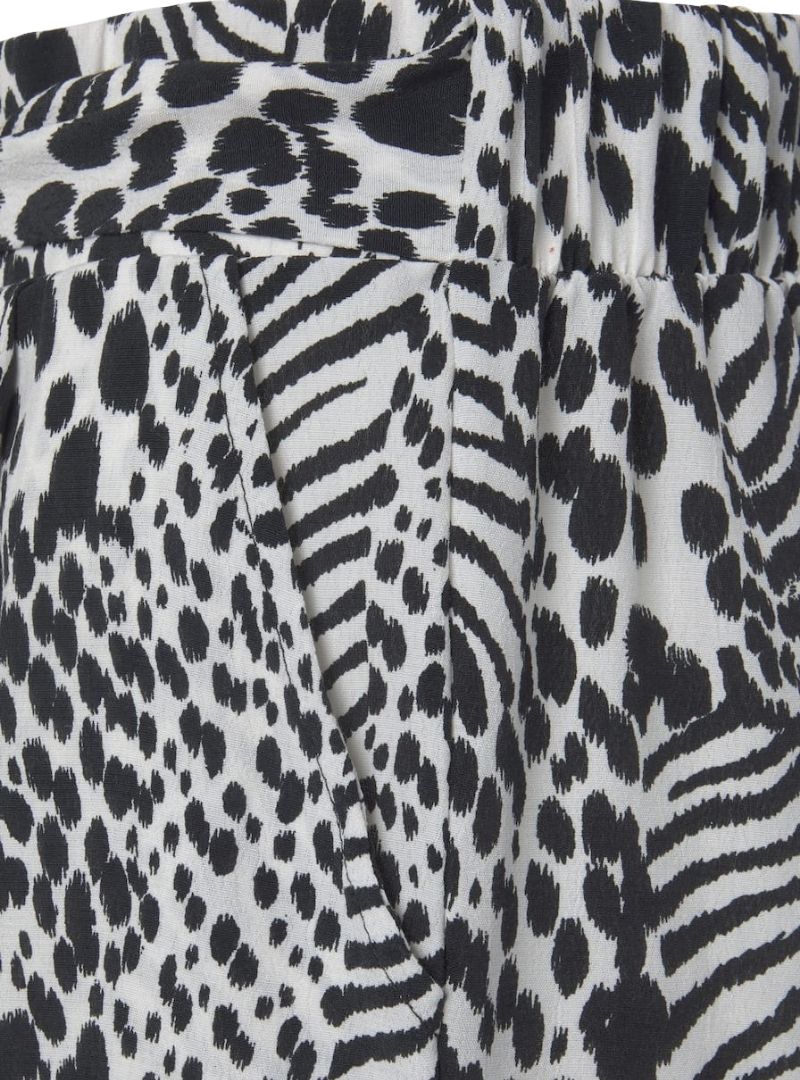 Vivance Ladies Detail Print Shorts - Black/White