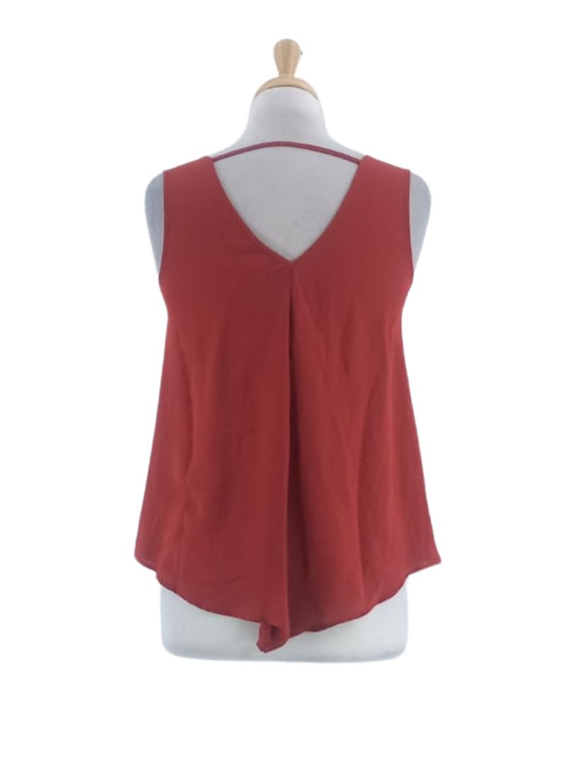 SLEEVELESS SOLID BLOUSE