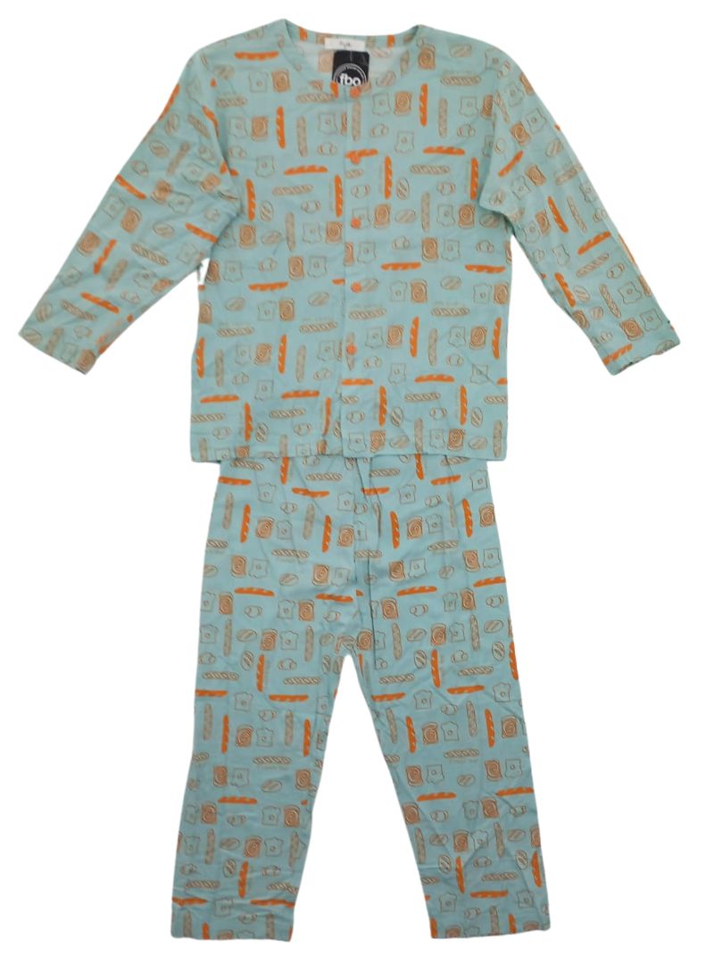 DETAILED SLEEPWEAR SET